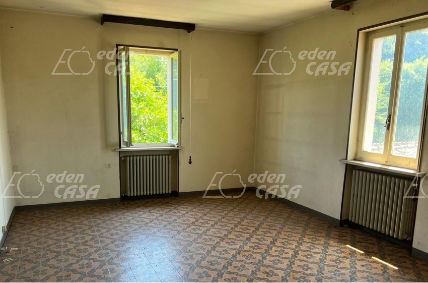 R42-170 - Roccabianca, casa indipendente 4 camere