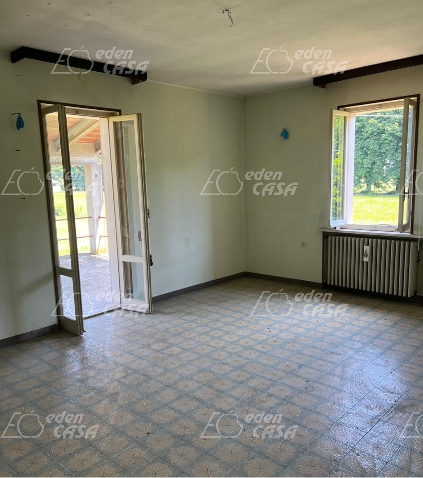 R42-170 - Roccabianca, casa indipendente 4 camere
