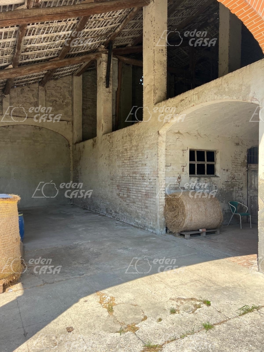 R42-170 - Roccabianca, casa indipendente 4 camere