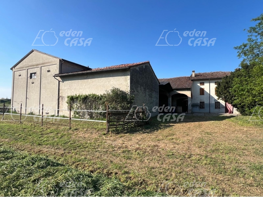 R42-170 - Roccabianca, casa indipendente 4 camere
