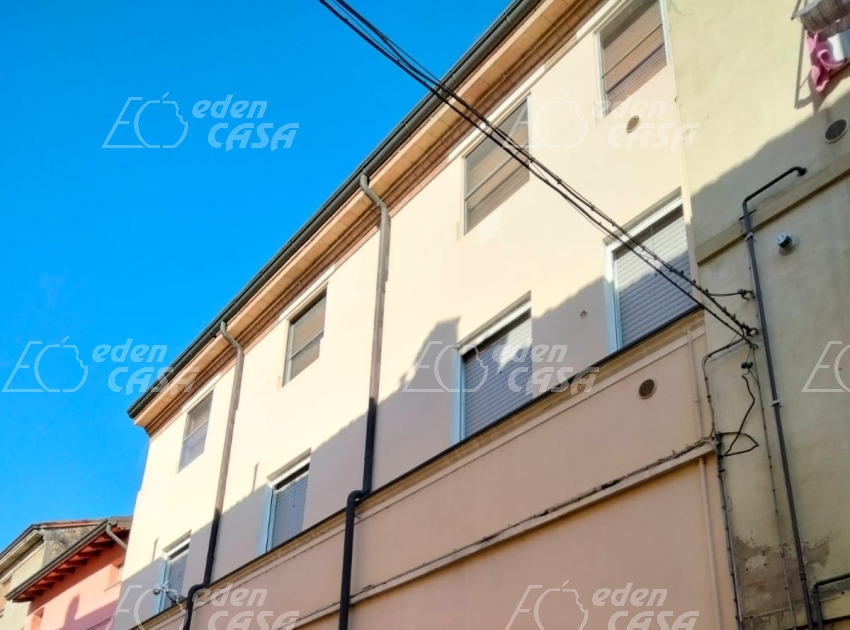 B43-177 - Busseto, palazzo con 3 unità abitative