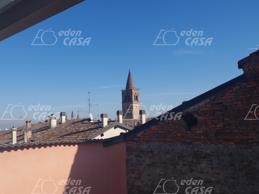 B43-177 - Busseto, palazzo con 3 unità abitative