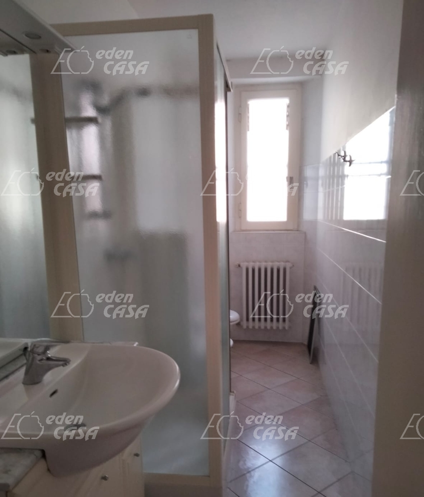 B43-177 - Busseto, palazzo con 3 unità abitative