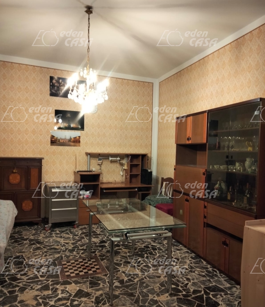 B43-177 - Busseto, palazzo con 3 unità abitative