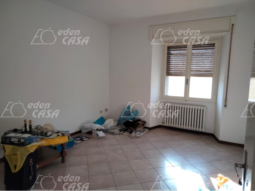 B43-177 - Busseto, palazzo con 3 unità abitative