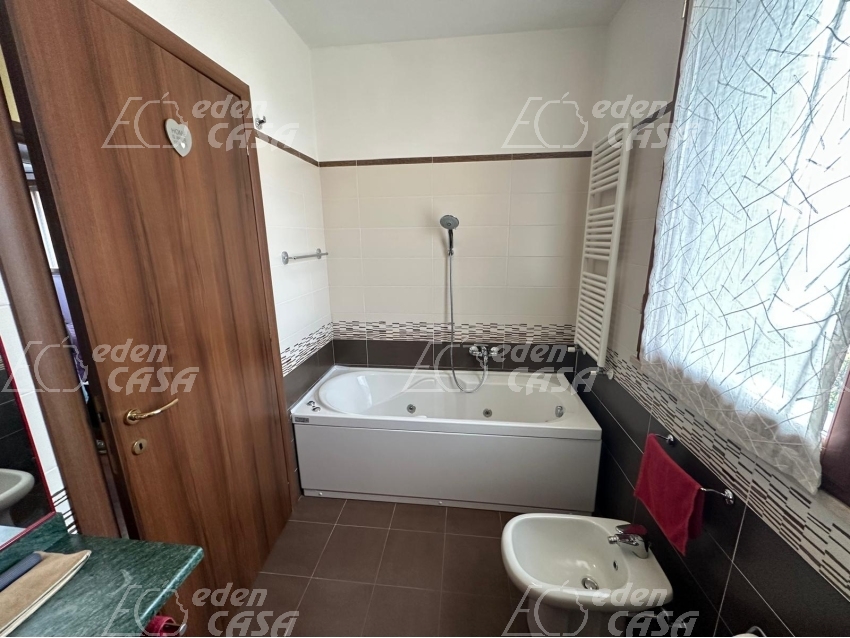 FU247 - APPARTAMENTO SU DUE LIVELLI