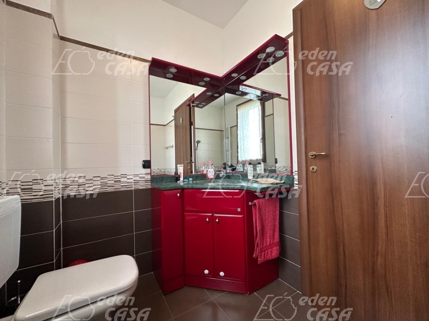 FU247 - APPARTAMENTO SU DUE LIVELLI