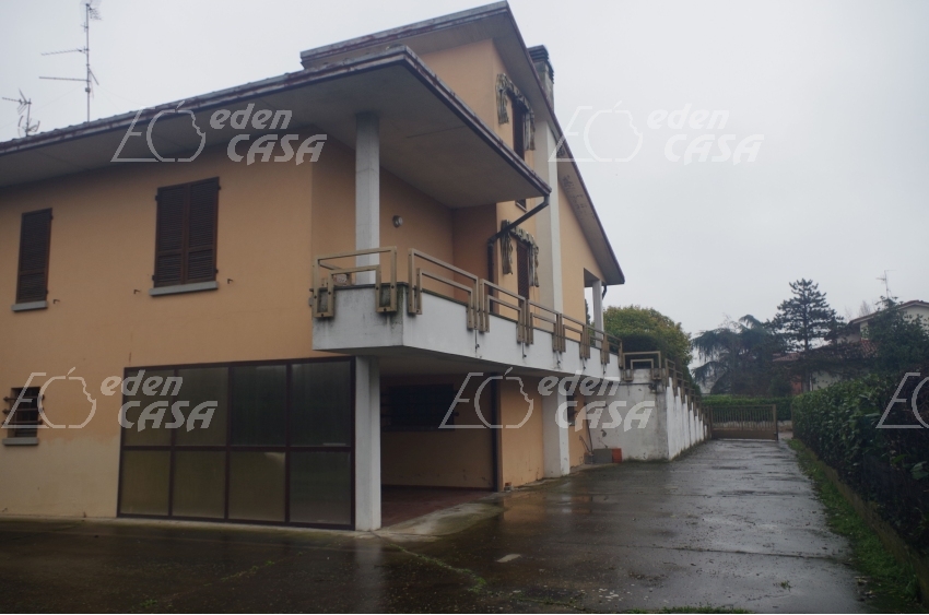 B42-181 - Busseto, villetta bifamigliare 4 camere