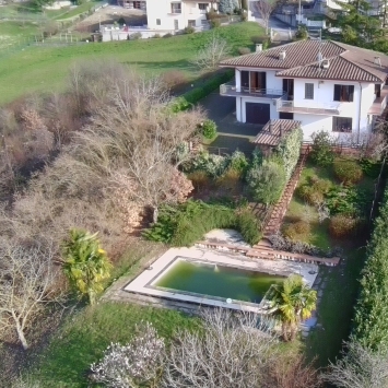 V43-183 - Vernasca, villa 4 camere