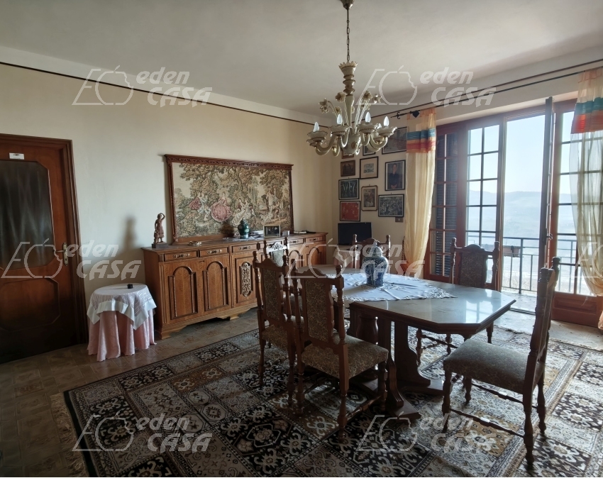 V43-183 - Vernasca, villa 4 camere
