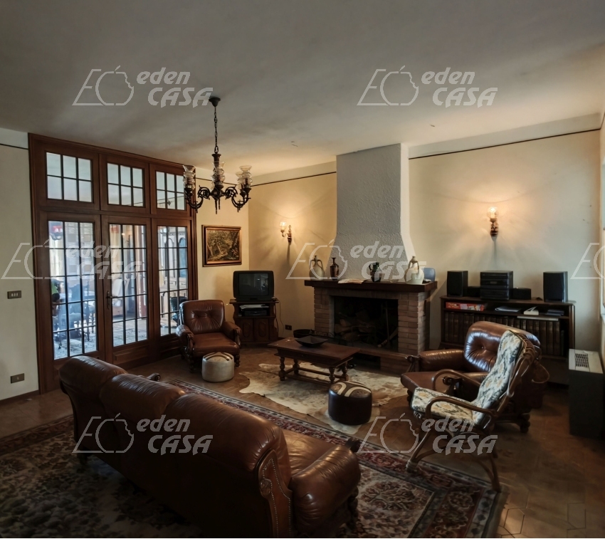 V43-183 - Vernasca, villa 4 camere