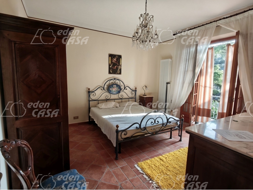V43-183 - Vernasca, villa 4 camere