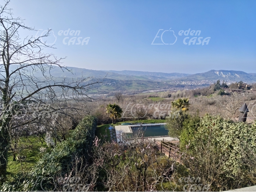 V43-183 - Vernasca, villa 4 camere