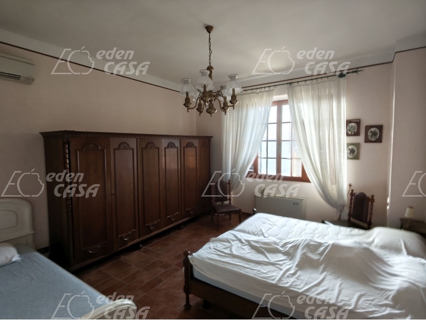 V43-183 - Vernasca, villa 4 camere
