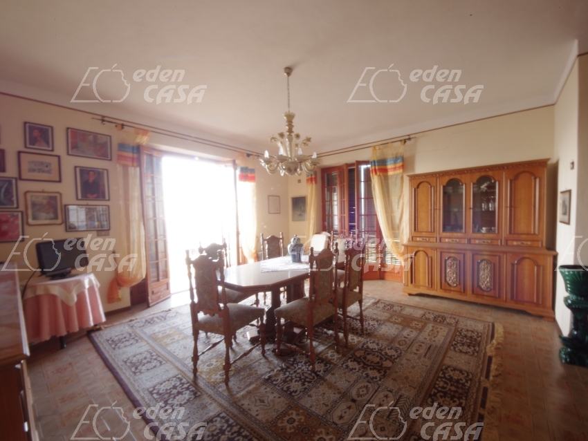 V43-183 - Vernasca, villa 4 camere