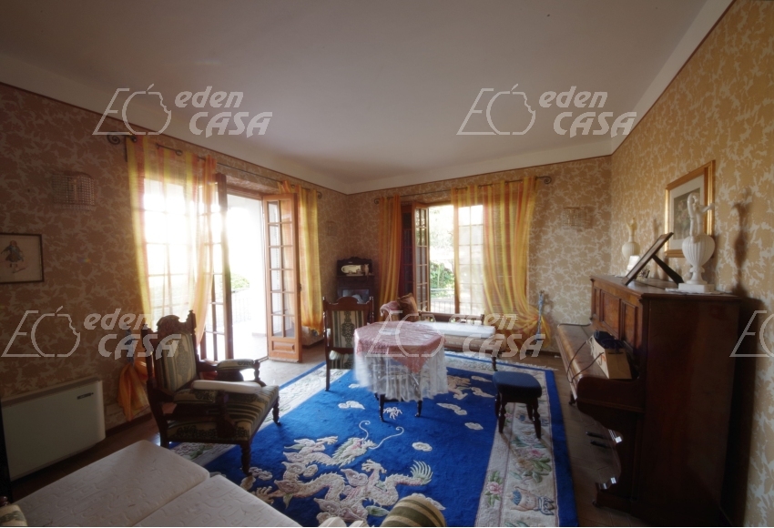V43-183 - Vernasca, villa 4 camere