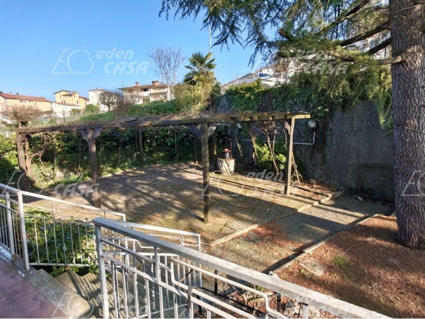 V43-183 - Vernasca, villa 4 camere
