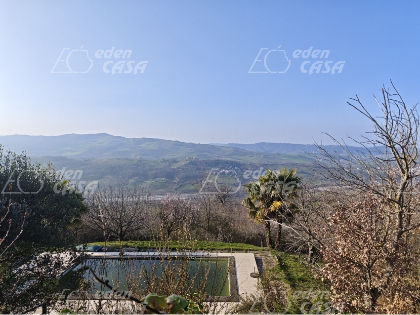 V43-183 - Vernasca, villa 4 camere