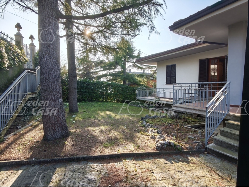 V43-183 - Vernasca, villa 4 camere
