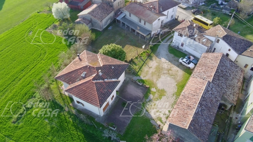 SA32-186 - Busseto, casa indipendente 