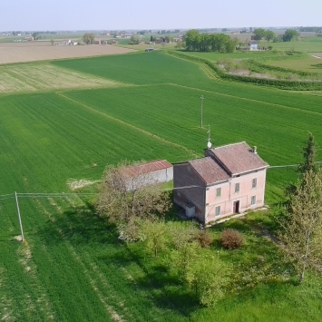 S30-195 - Soragna, casa di campagna 