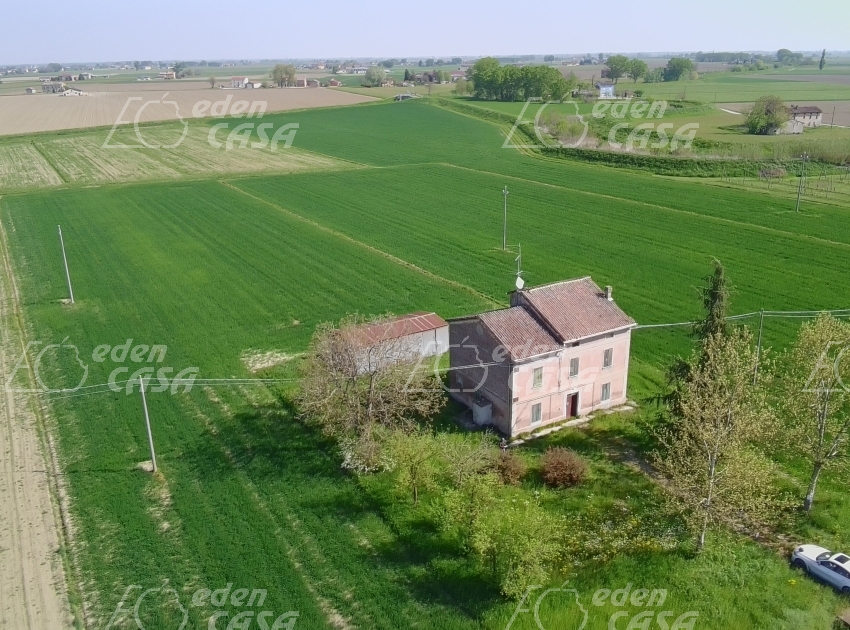 S30-195 - Soragna, casa di campagna 