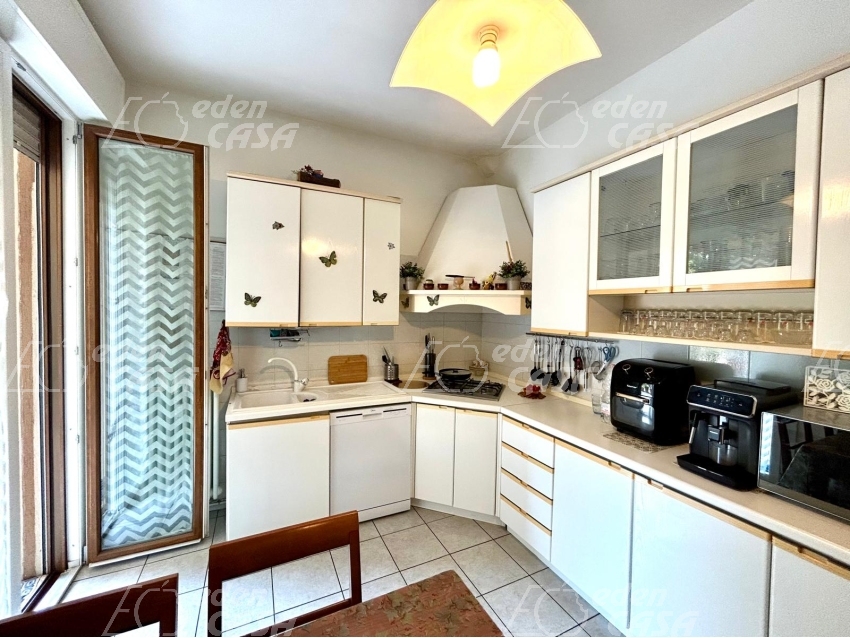FU261 - 2 CAMERE CON TERRAZZO