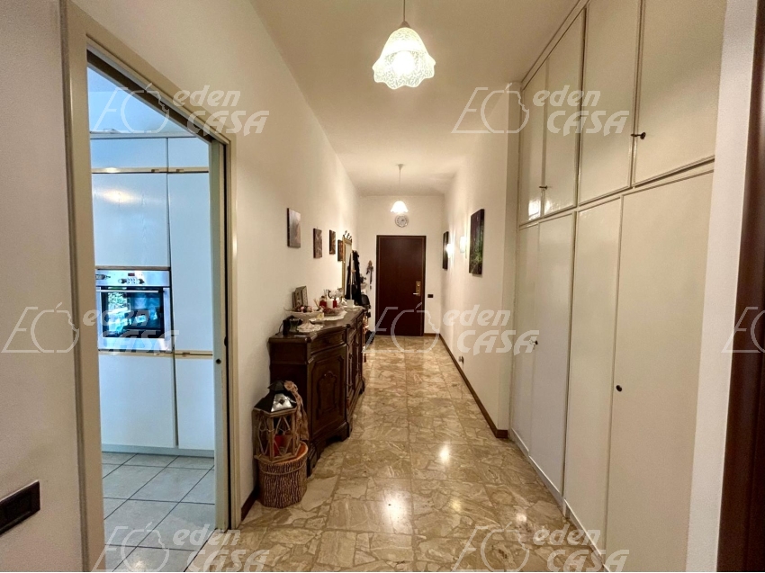 FU261 - 2 CAMERE CON TERRAZZO