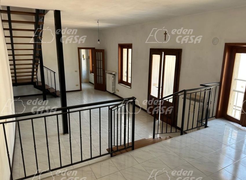 S21-195 - Soragna, casa indipendente 2 camere