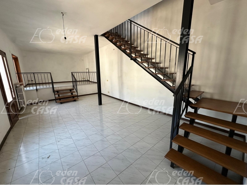 S21-195 - Soragna, casa indipendente 2 camere