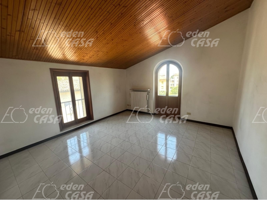 S21-195 - Soragna, casa indipendente 2 camere
