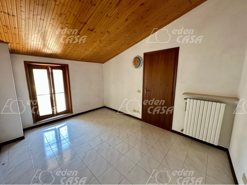 S21-195 - Soragna, casa indipendente 2 camere