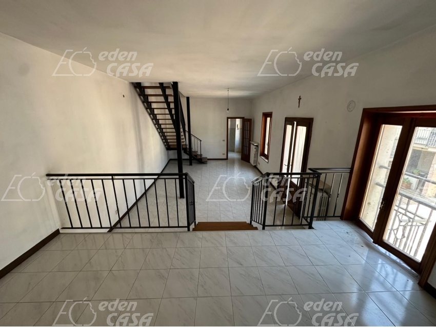 S21-195 - Soragna, casa indipendente 2 camere