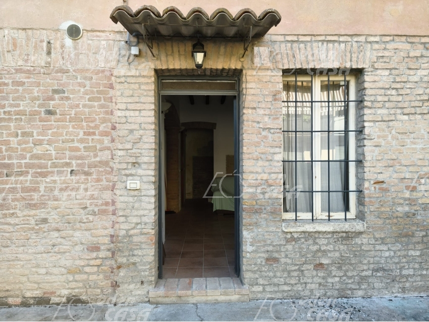 S21-199 - Soragna, terracielo 2 camere 