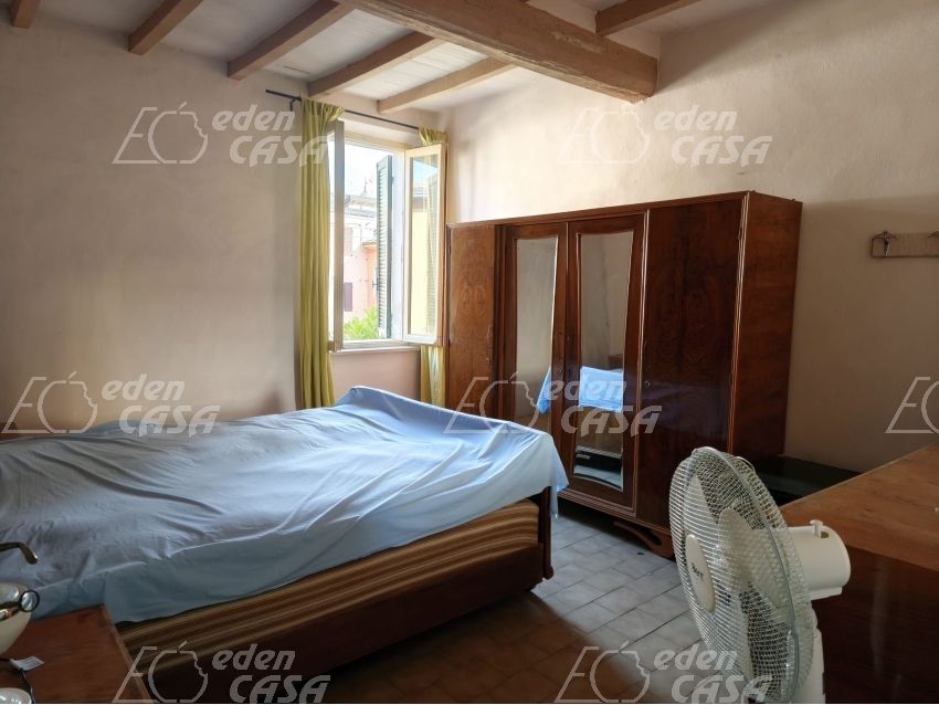 S21-199 - Soragna, terracielo 2 camere 