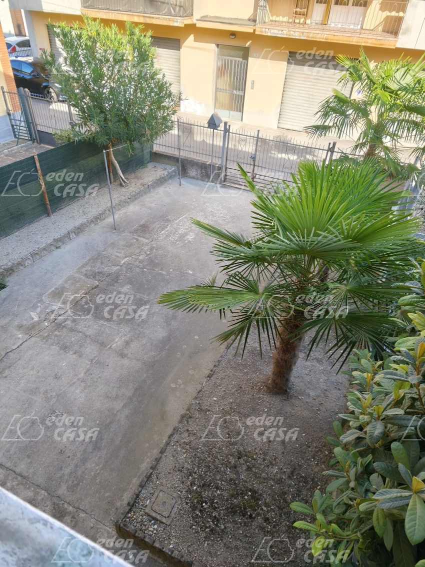 S21-199 - Soragna, terracielo 2 camere 