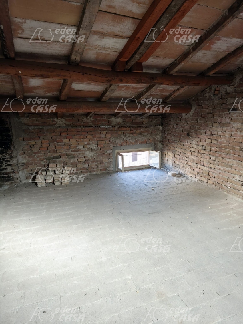 S21-199 - Soragna, terracielo 2 camere 