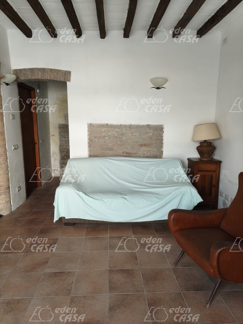S21-199 - Soragna, terracielo 2 camere 