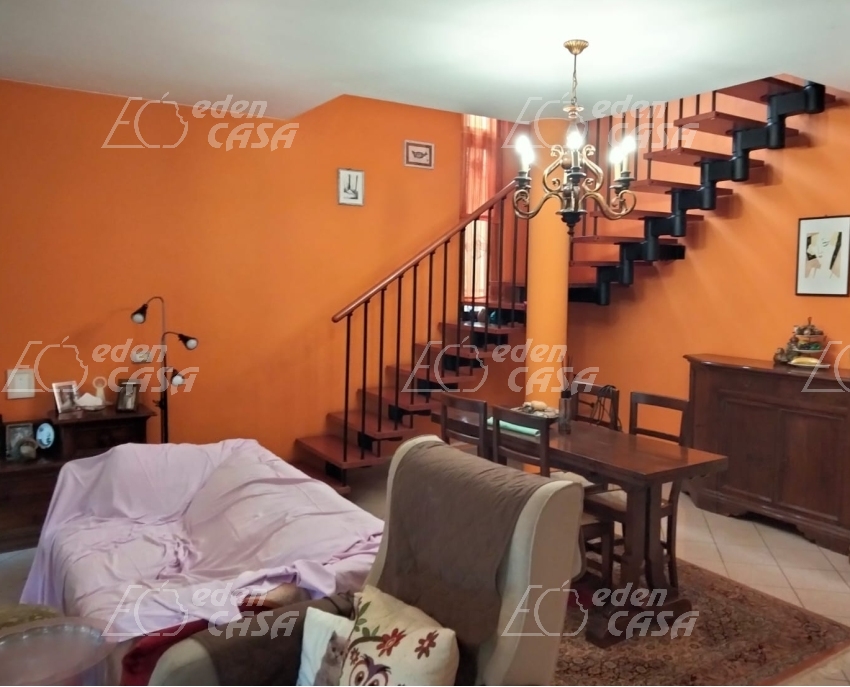 B33-202 - Busseto, villa bifamigliare