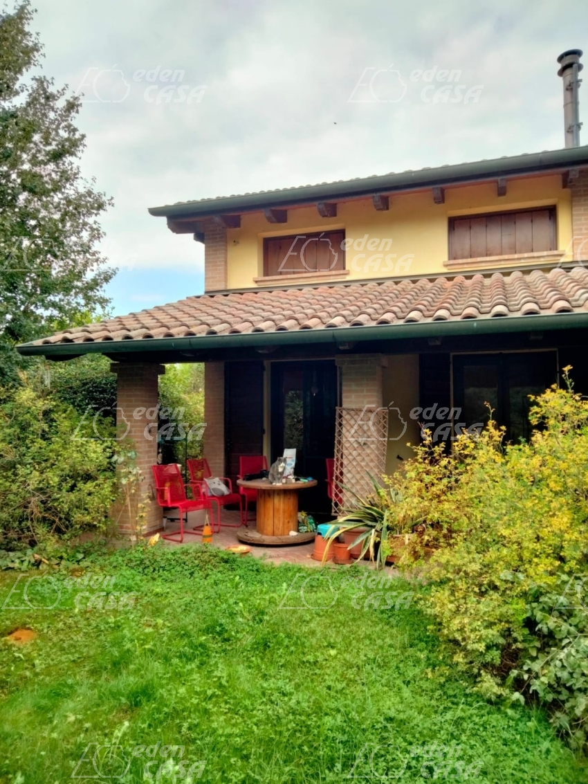 B33-202 - Busseto, villa bifamigliare