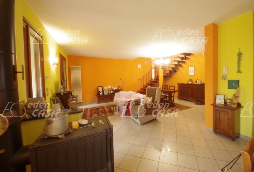 B33-202 - Busseto, villa bifamigliare