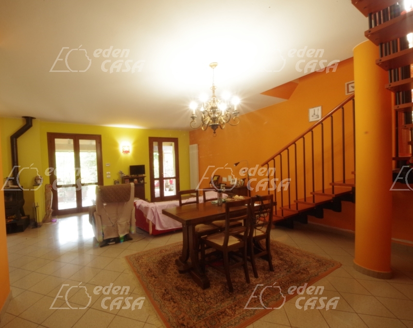 B33-202 - Busseto, villa bifamigliare