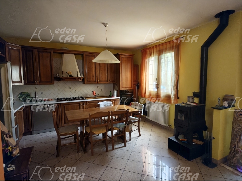 B33-202 - Busseto, villa bifamigliare