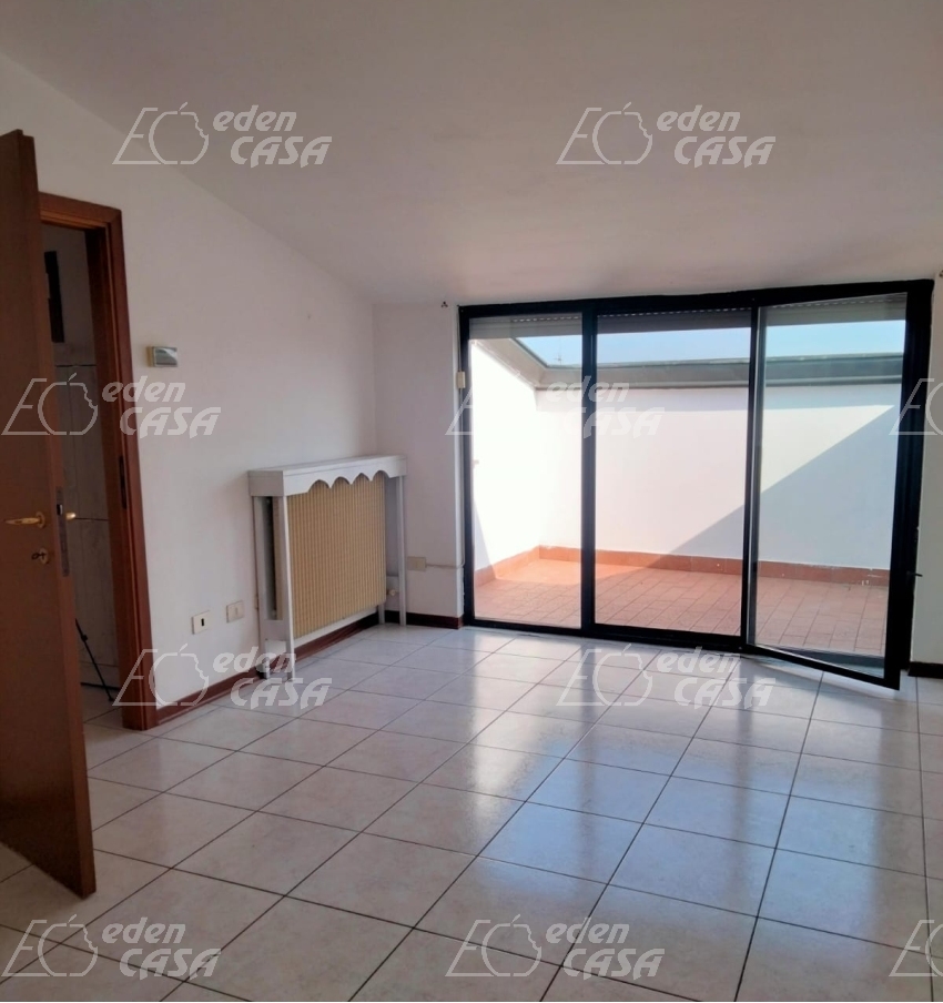B31-203 - Busseto, appartamento su due piani