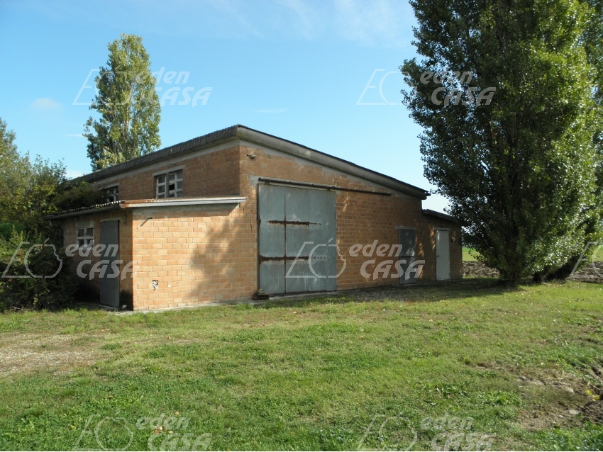 SGV02C - SORAGNA - rustico bifamiliare con terreno 