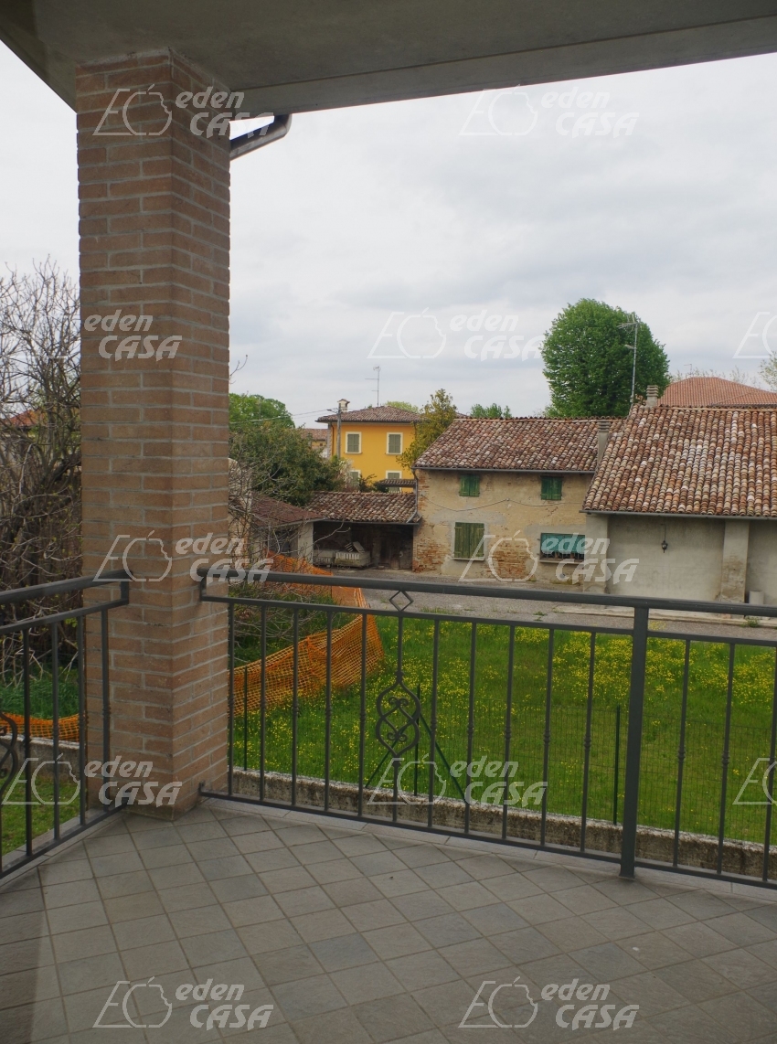 B22-010 - Roncole Verdi, villa bifamiliare