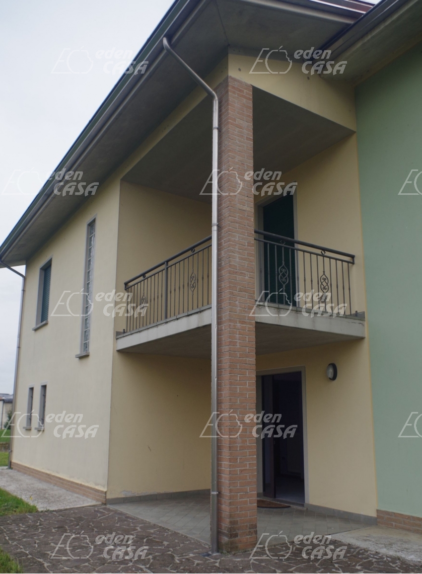 B22-010 - Roncole Verdi, villa bifamiliare