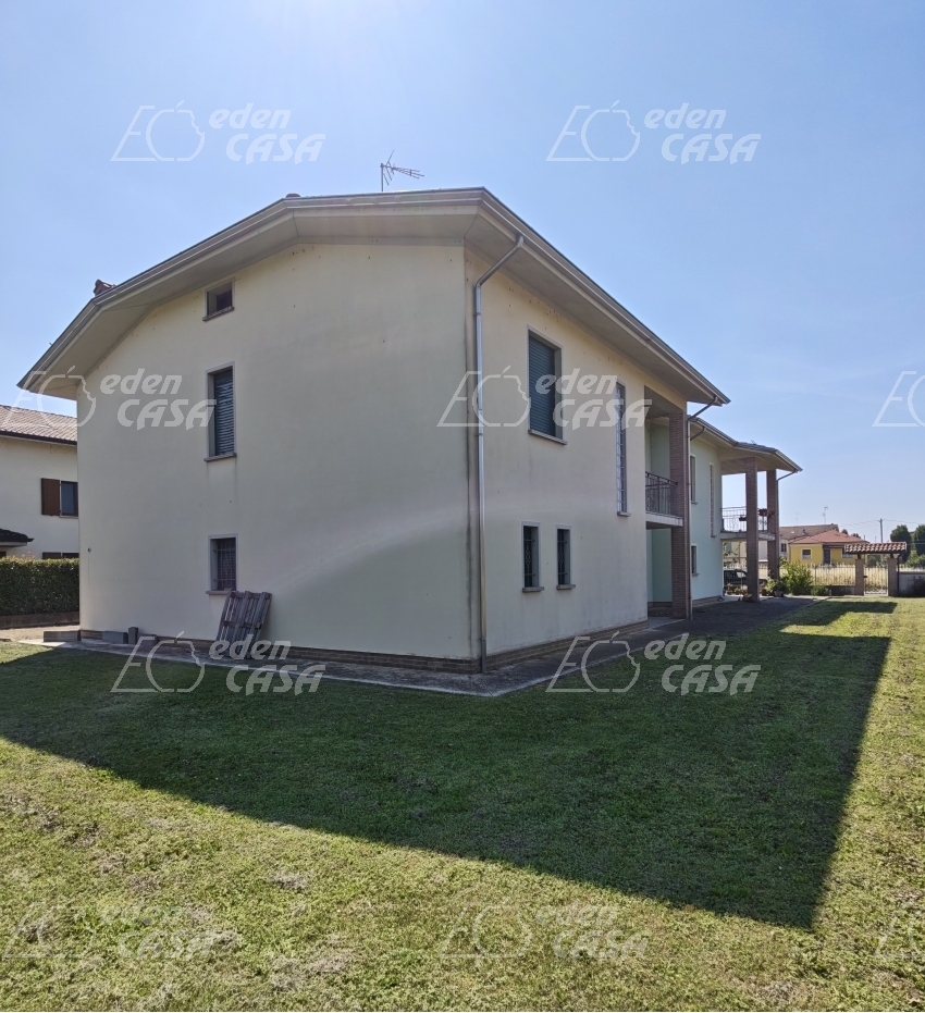 B22-010 - Roncole Verdi, villa bifamiliare