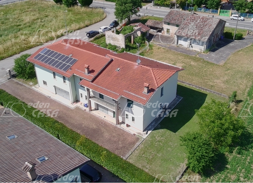 B22-010 - Roncole Verdi, villa bifamiliare