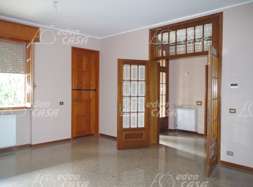 B42-070 - Busseto, bifamiliare 4 camere ingresso indipendente